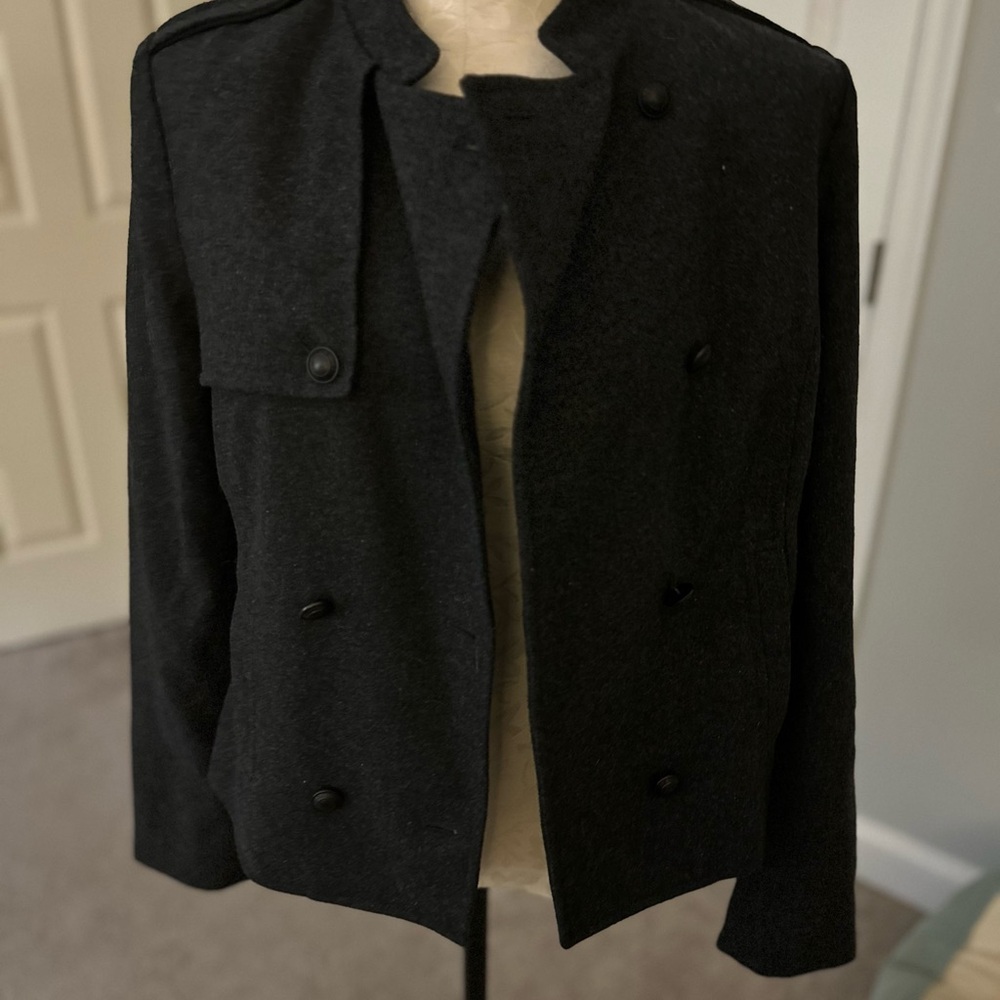 Stylish Black Double-Breasted Jacket - image 1